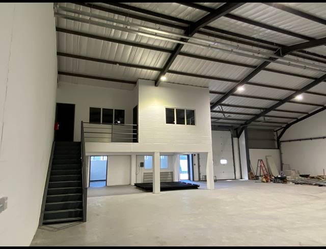 444M² WAREHOUSE TO LET IN TOKAI